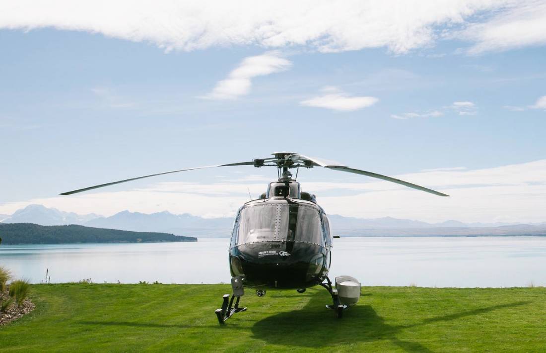 Helicopter Landing Lake Pūkaki