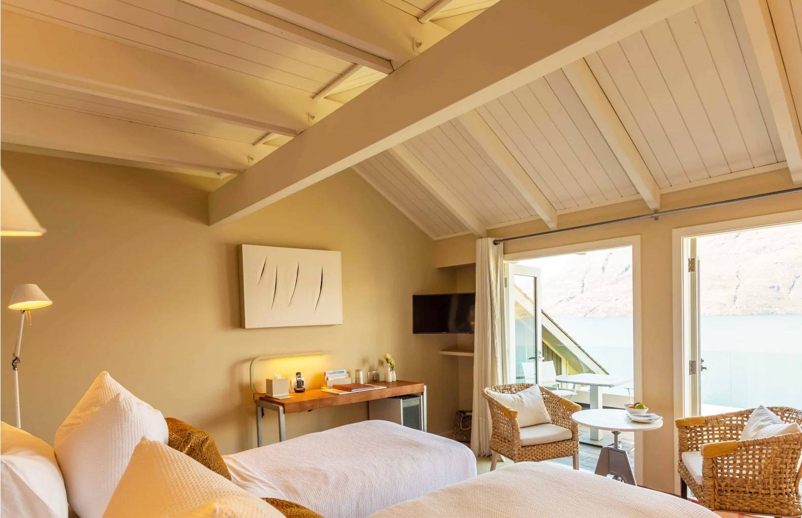 Lakeside Luxury Rooms