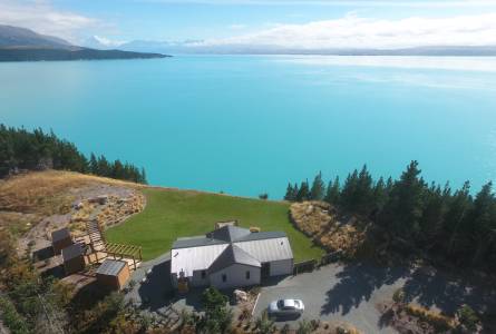 Lakeside Retreat