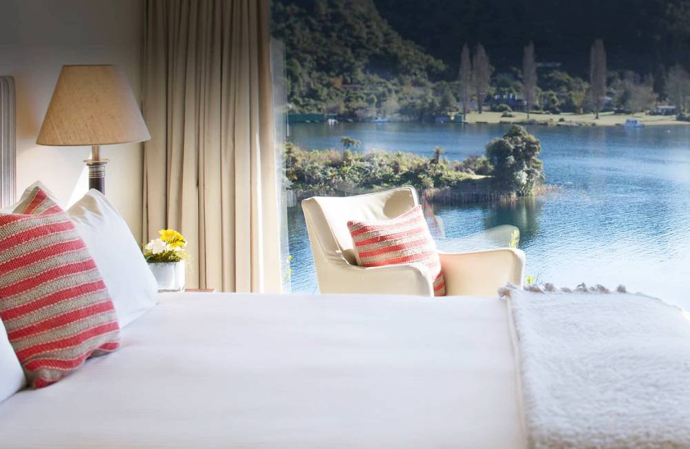 Solitaire Lodge suite view