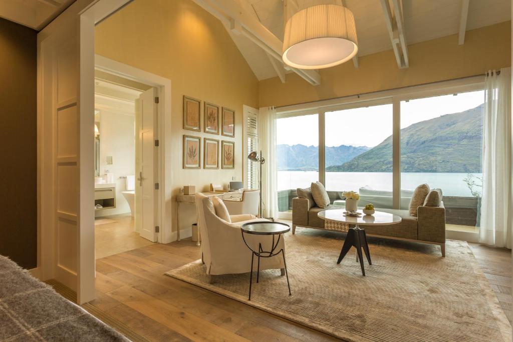 The Two Bedroom Lakeview Suite
