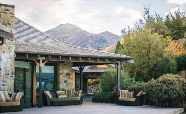 Mahu Whenua Lodge