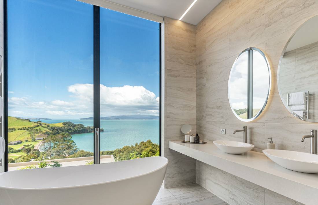 Omana villas bathroom