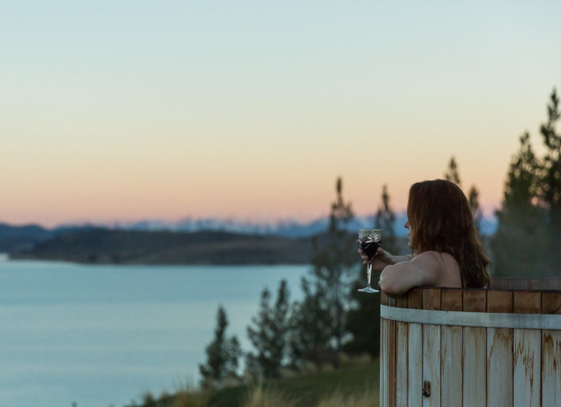 Mt Cook Lakeside Retreat Hot Tub